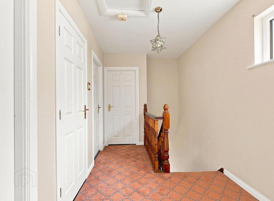 251 The Oaks, Newbridge, W12V303