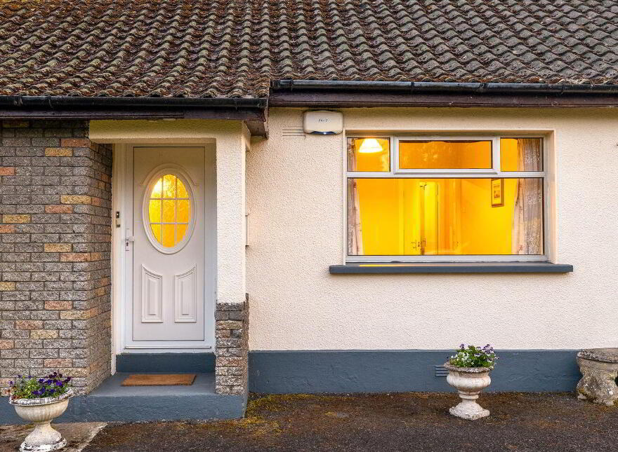 Great Connell, Newbridge, W12RP84