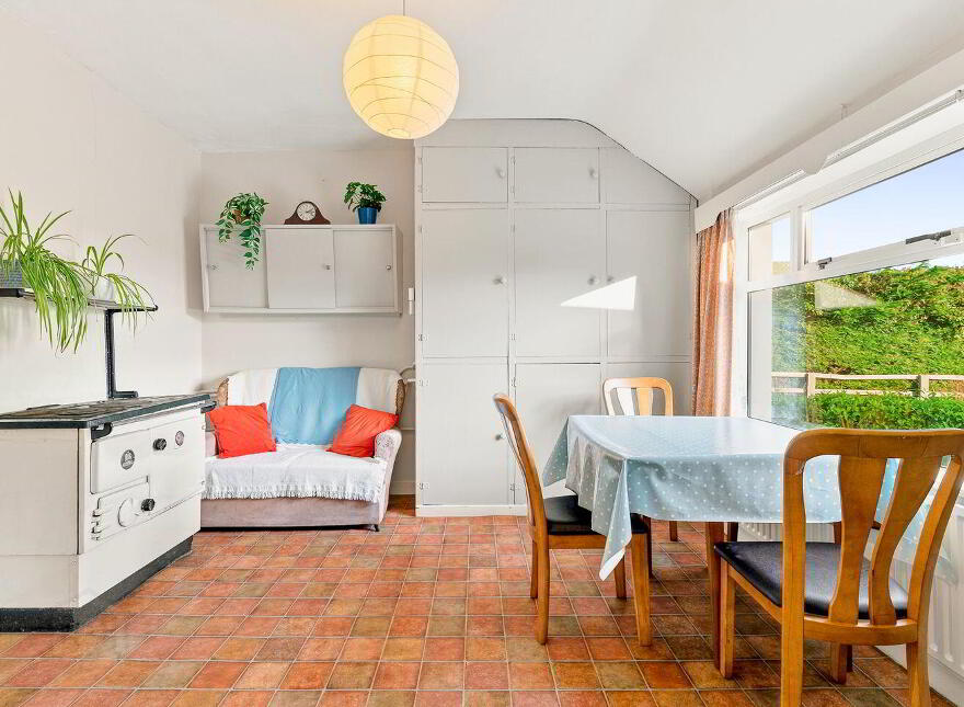 Great Connell, Newbridge, W12RP84