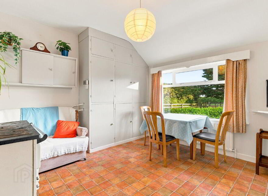 Great Connell, Newbridge, W12RP84