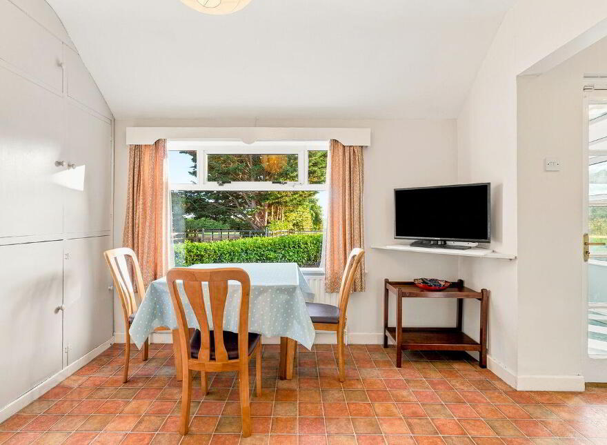 Great Connell, Newbridge, W12RP84