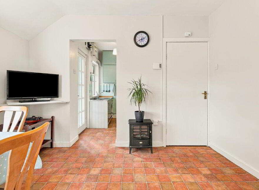 Great Connell, Newbridge, W12RP84