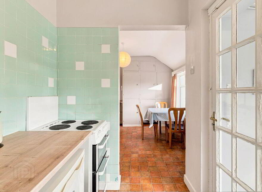 Great Connell, Newbridge, W12RP84
