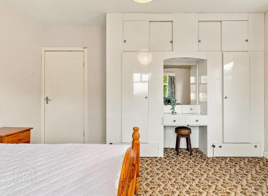 Great Connell, Newbridge, W12RP84