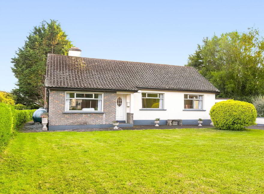 Great Connell, Newbridge, W12RP84