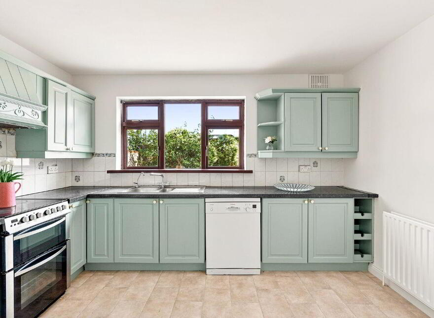 63 The Oaks, Newbridge, W12EY27