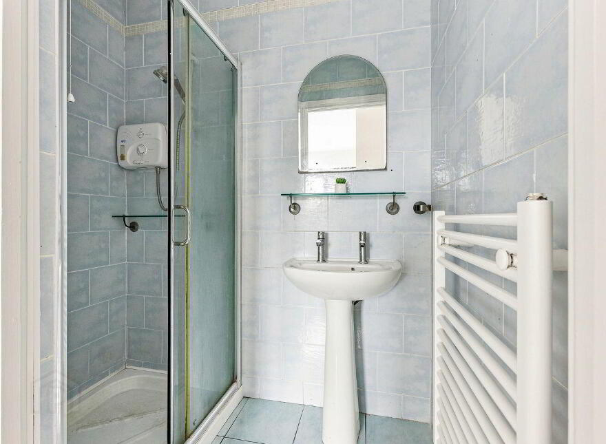 63 The Oaks, Newbridge, W12EY27