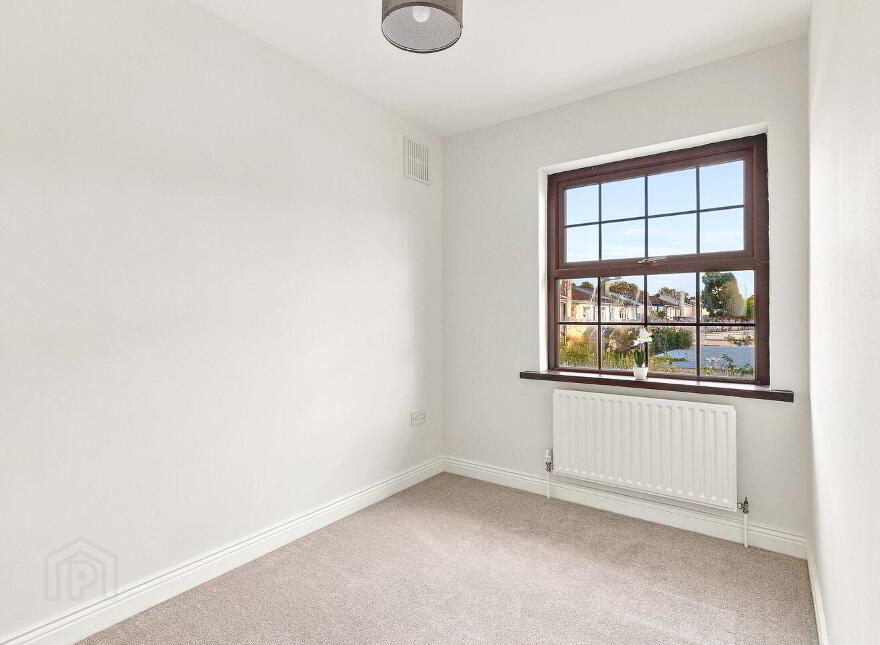 63 The Oaks, Newbridge, W12EY27