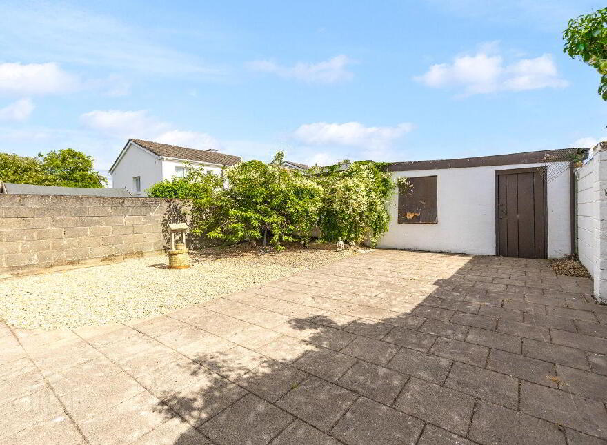 63 The Oaks, Newbridge, W12EY27