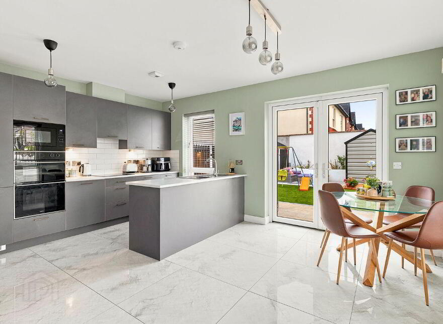 20 Whitethorn Place, Naas, W91E9TN