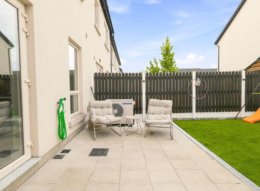 20 Whitethorn Place, Naas, W91E9TN