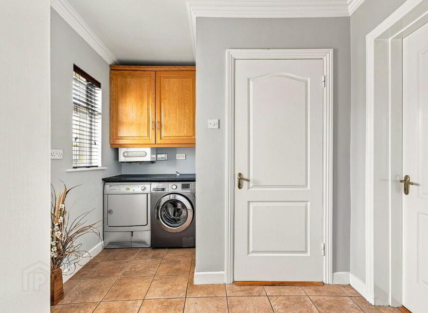 10 Kilbelin Close, Newbridge, W12KX82