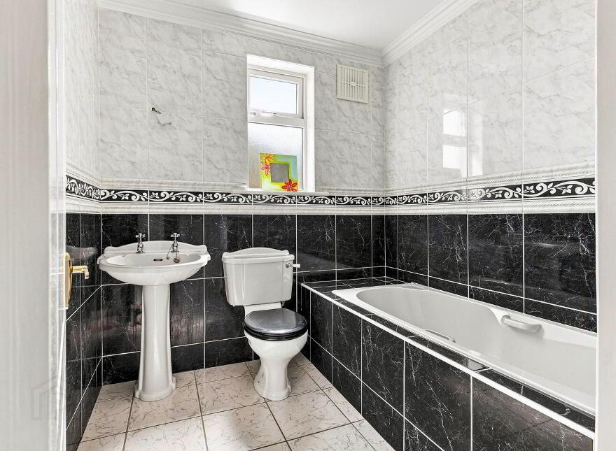10 Kilbelin Close, Newbridge, W12KX82