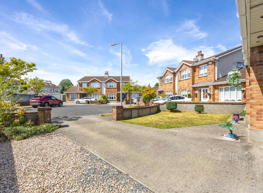 10 Kilbelin Close, Newbridge, W12KX82