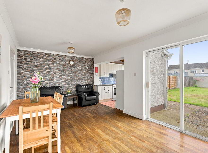 11 The Green, College Farm, Newbridge, W12H674