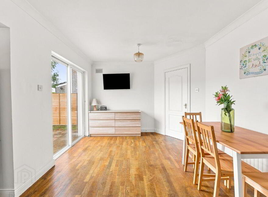 11 The Green, College Farm, Newbridge, W12H674