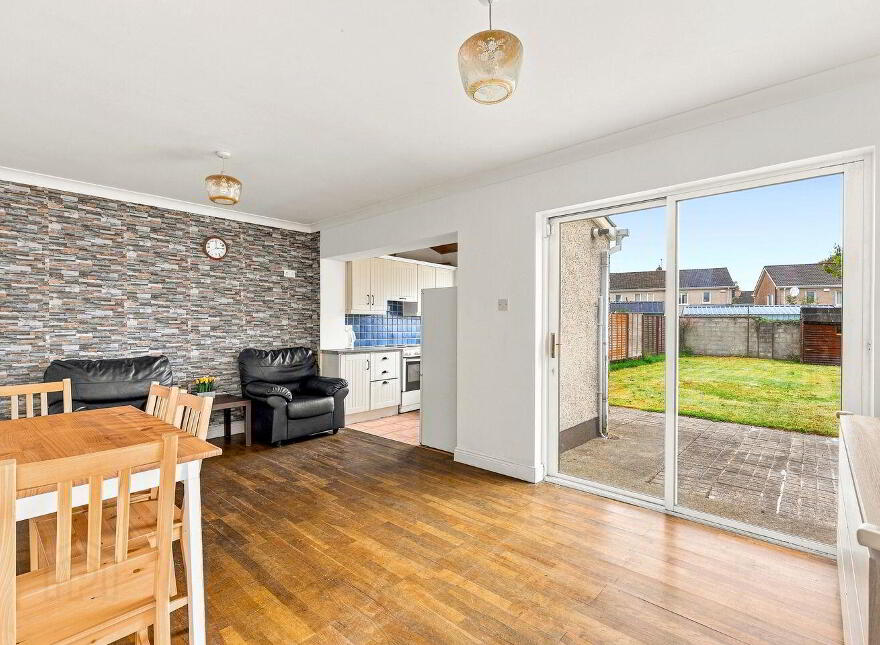 11 The Green, College Farm, Newbridge, W12H674