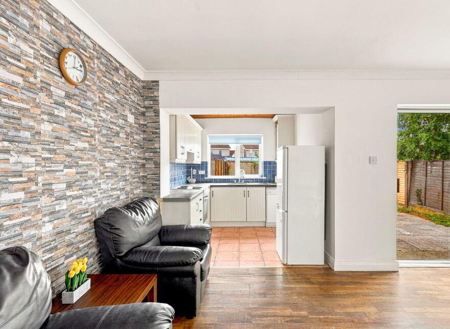 11 The Green, College Farm, Newbridge, W12H674