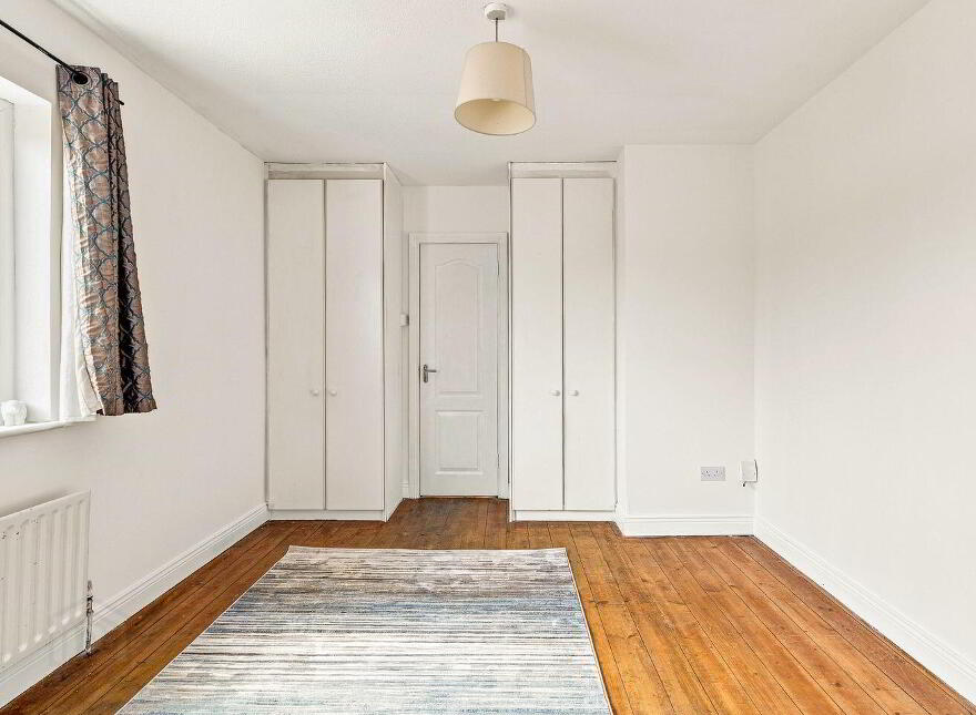 11 The Green, College Farm, Newbridge, W12H674