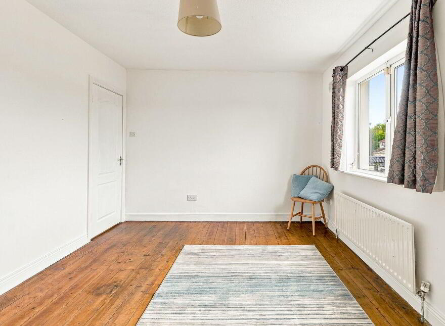 11 The Green, College Farm, Newbridge, W12H674