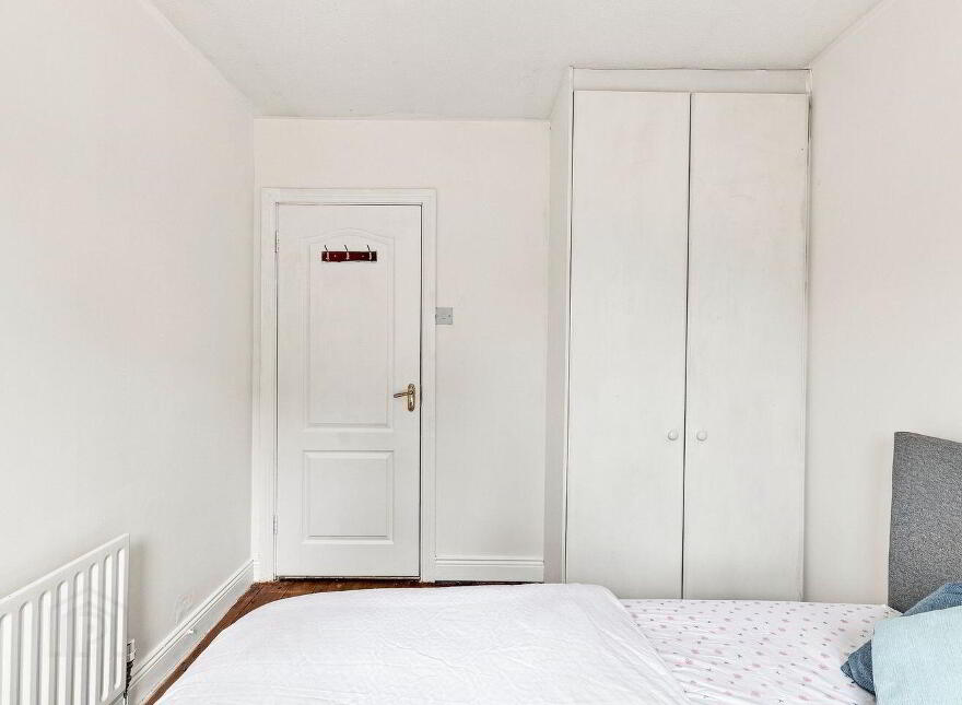 11 The Green, College Farm, Newbridge, W12H674