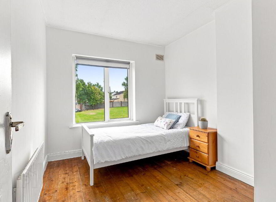11 The Green, College Farm, Newbridge, W12H674