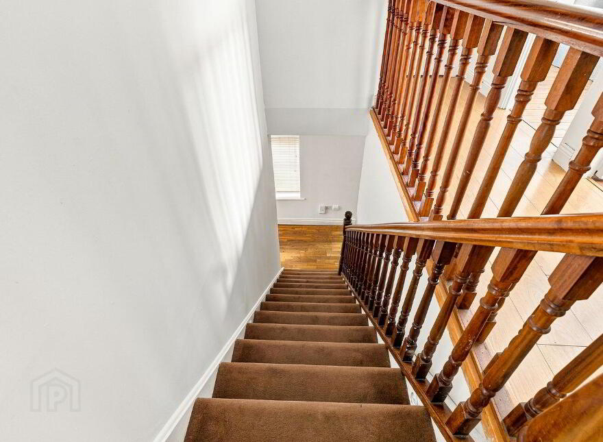11 The Green, College Farm, Newbridge, W12H674