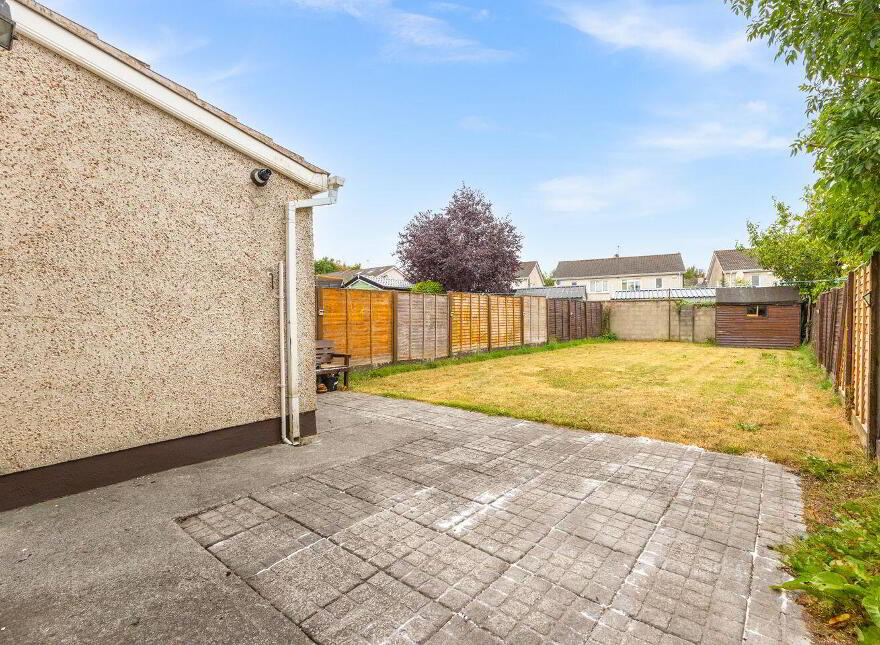 11 The Green, College Farm, Newbridge, W12H674