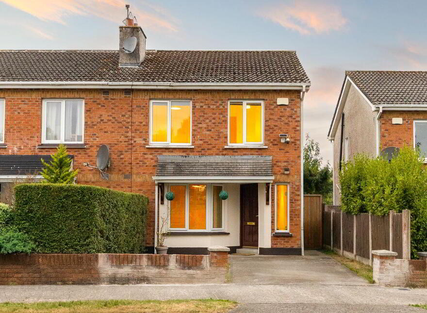 11 The Green, College Farm, Newbridge, W12H674