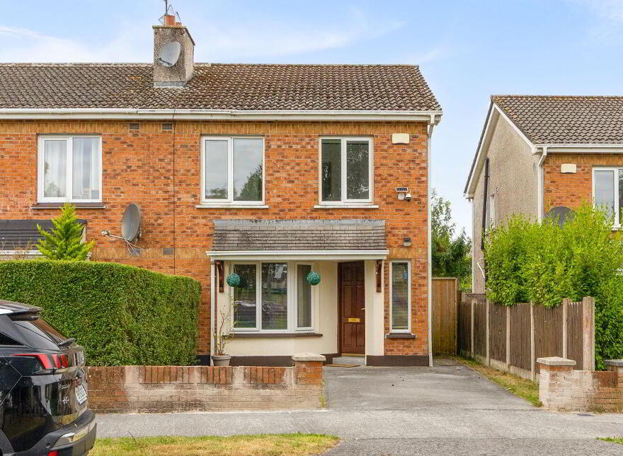 11 The Green, College Farm, Newbridge, W12H674