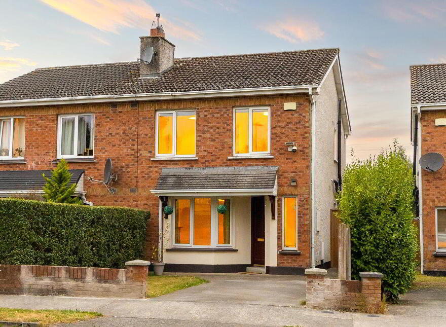 11 The Green, College Farm, Newbridge, W12H674