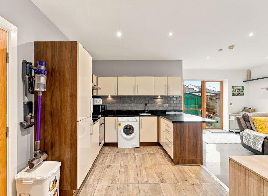 29 Lyons Avenue North, Newcastle, Newcastle, D22A0P2