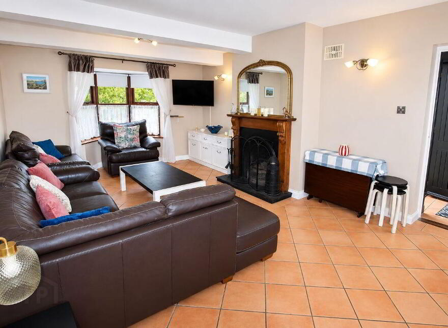 13 Forest Park, Courtown, Gorey, Y25NY61