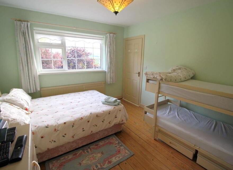 Avalon, Munny, Gorey, Y25Y223