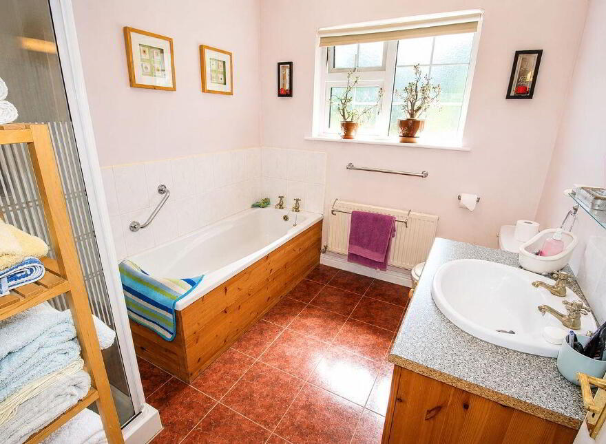 Journey's End, Mount Alexander, Gorey, Y25E300