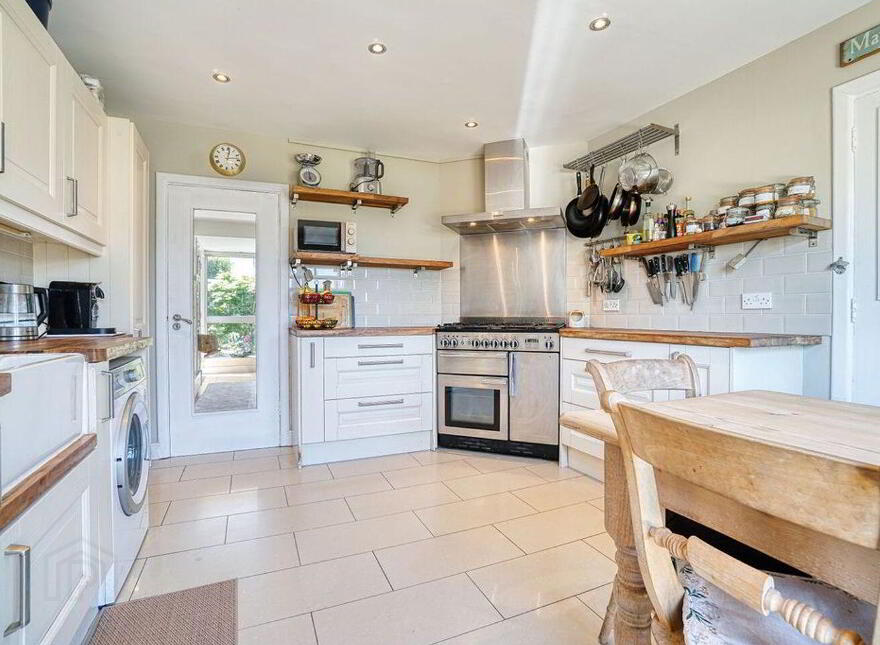 4 Foxrock Avenue, Foxrock, Foxrock, D18R2H4