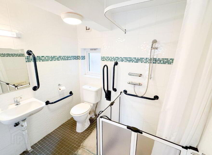 41 Churchview Park, Watson Estate, Killiney, A96N268
