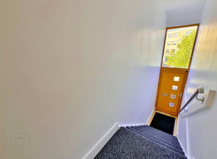 18 Olcovar, Shankill, Shankill, D18W635