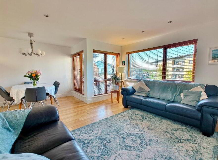 18 Olcovar, Shankill, Shankill, D18W635