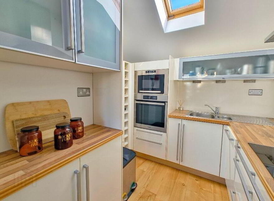 18 Olcovar, Shankill, Shankill, D18W635
