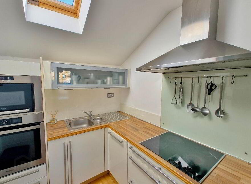 18 Olcovar, Shankill, Shankill, D18W635