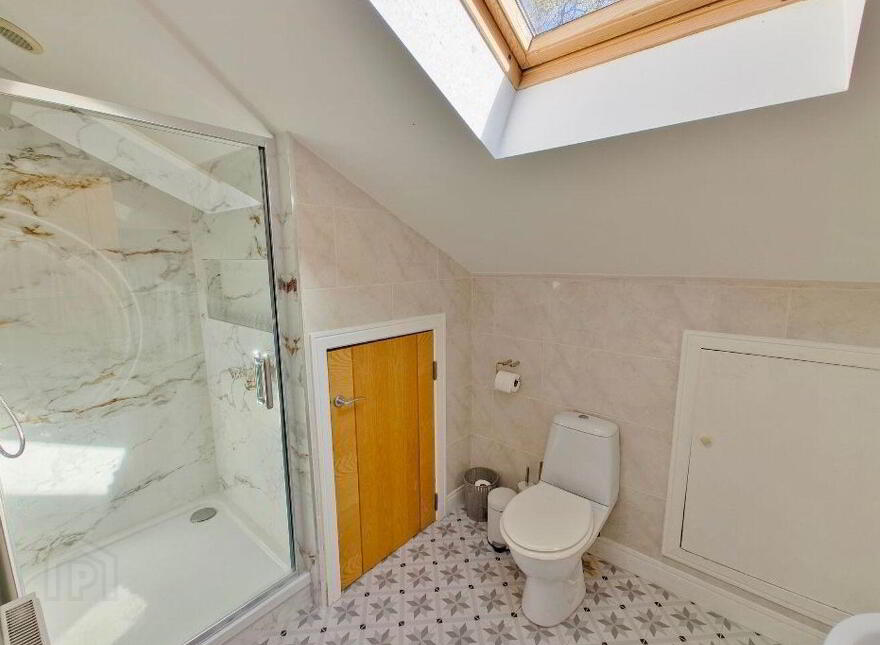 18 Olcovar, Shankill, Shankill, D18W635