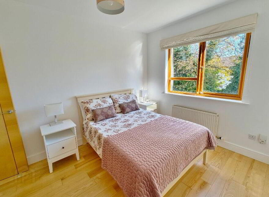 18 Olcovar, Shankill, Shankill, D18W635