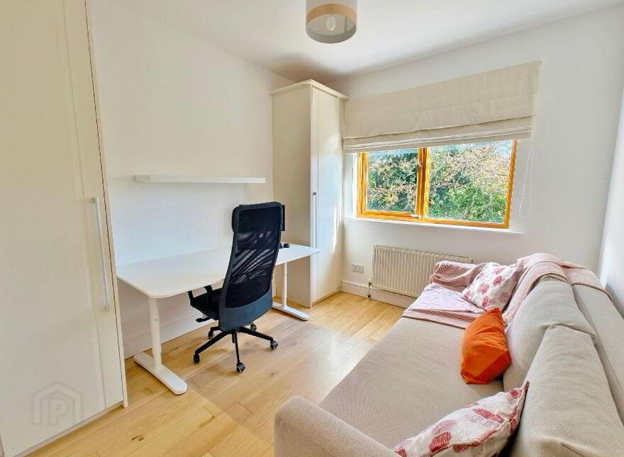 18 Olcovar, Shankill, Shankill, D18W635