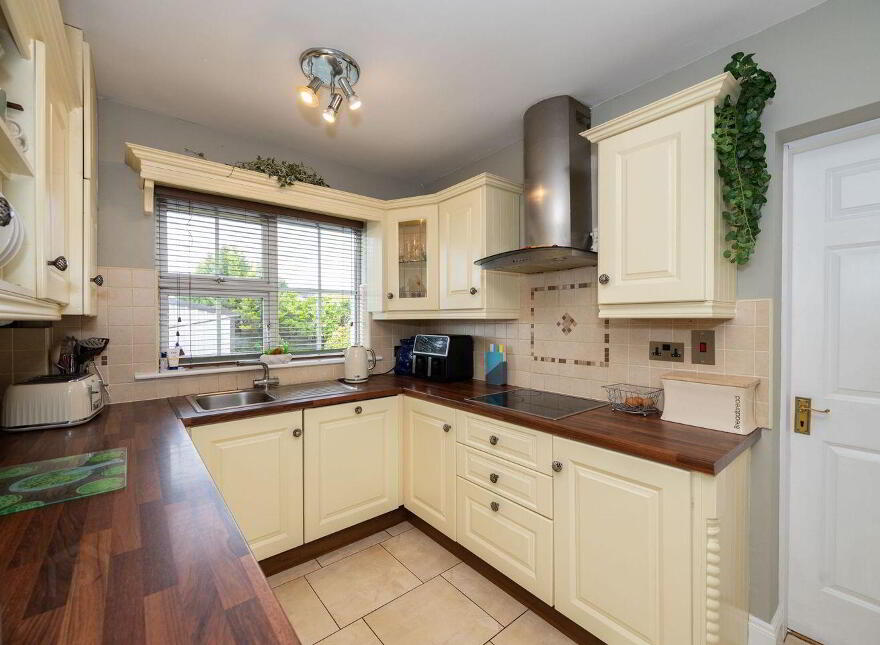 10 Kinvara Close, Ballyvolane, T23X88A