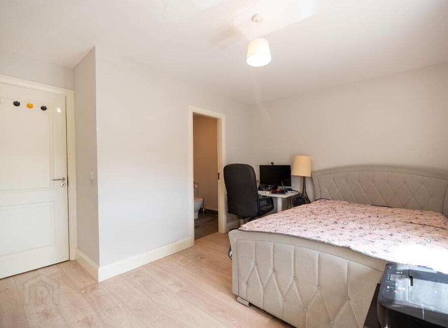 54 Hallwell Avenue, Adamstown, K78W8N6