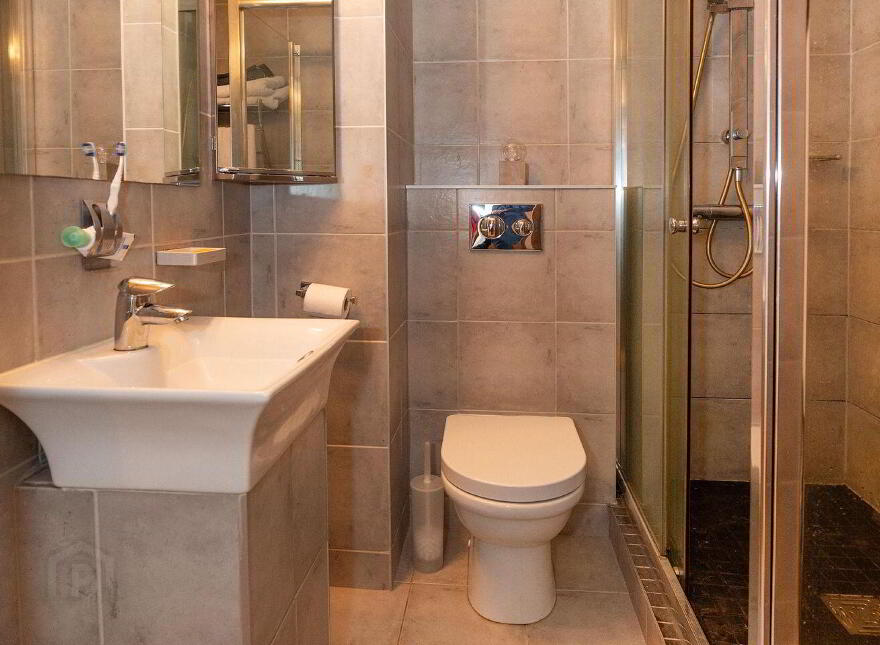 90 Griffith Hall, Glandore Road, Drumcondra, Drumcondra, D09PK49