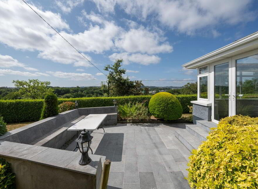 Lucca, Kilcoolishal, Glounthaune, T45X564