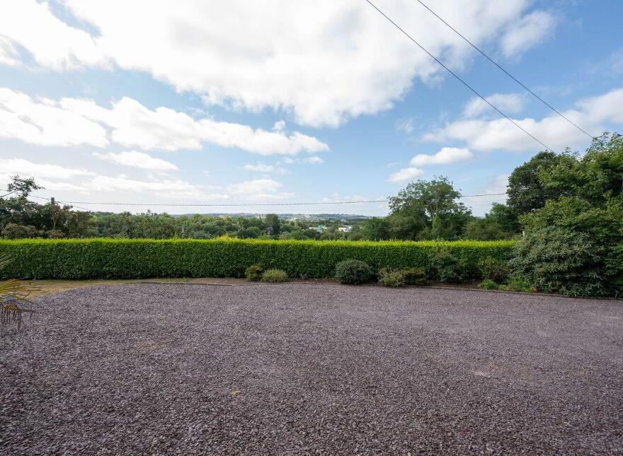 Lucca, Kilcoolishal, Glounthaune, T45X564