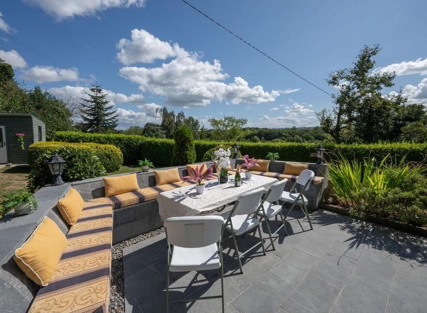 Lucca, Kilcoolishal, Glounthaune, T45X564